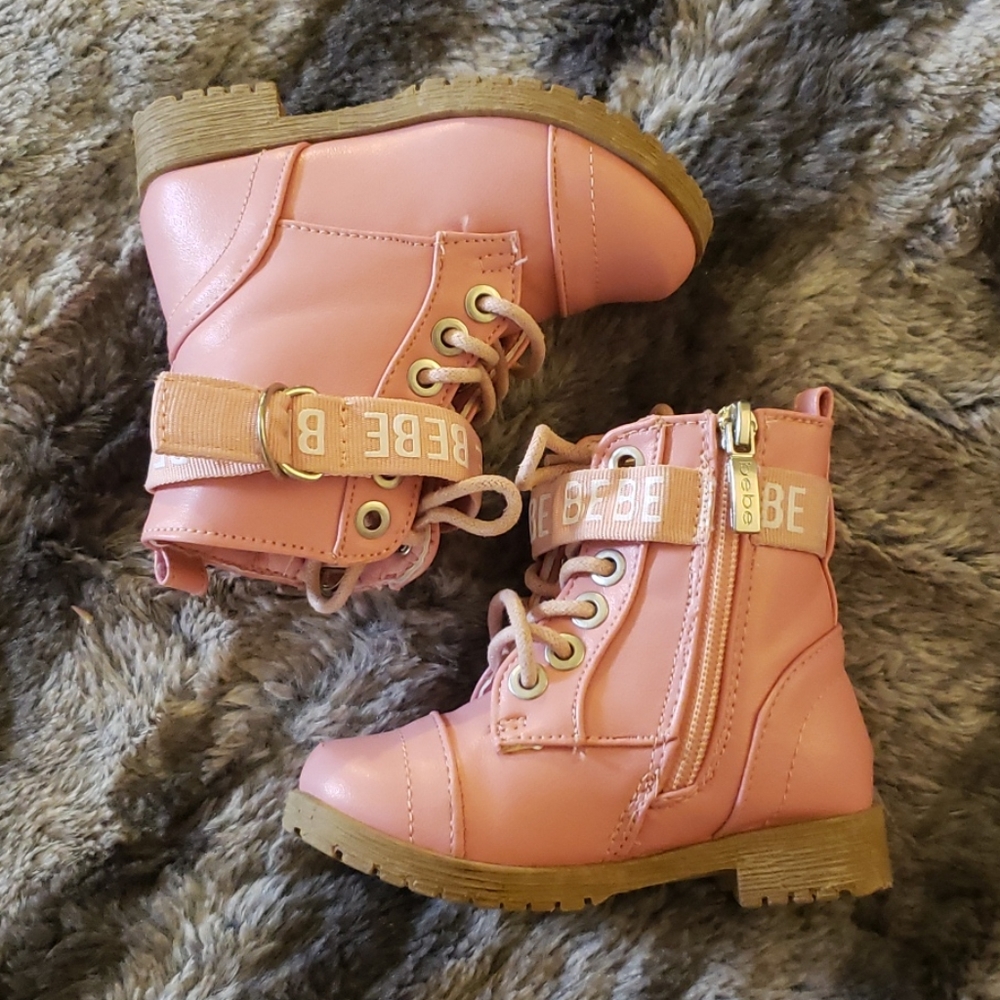 Combat boots